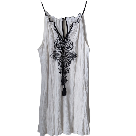 Dress - Picture 1 of 4